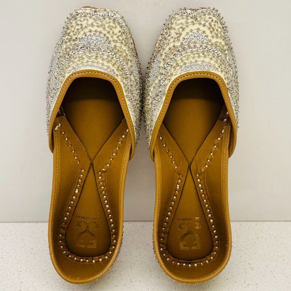 Embellished Cream and Silver Flats - Picture 1 of 16